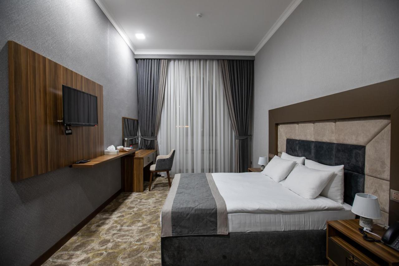 Volga Hotel Баку Екстериор снимка
